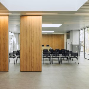 PMI-panelen van Anaunia geparkeerd in de opbergnis