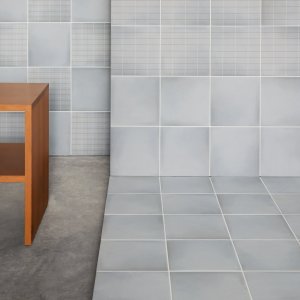Detail van het fijne raster Aurore Charcoal Grid S