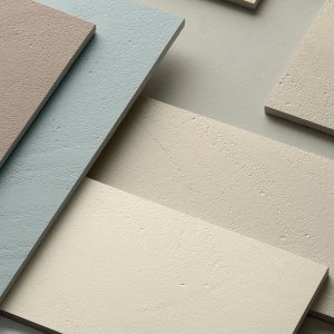 Otto Mutina Cipria in halfsteensverband op een wand