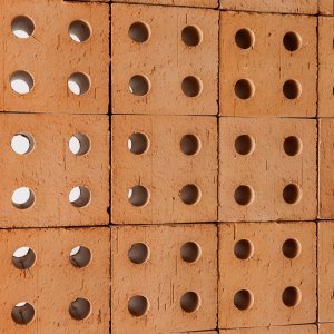 Kamerhoge Bloc wand op houten profielen