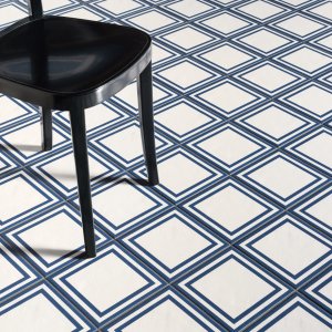 Tegel met patroon Flower Black, Mattonelle Margherita van Mutina, 20,5 x 20,5 cm