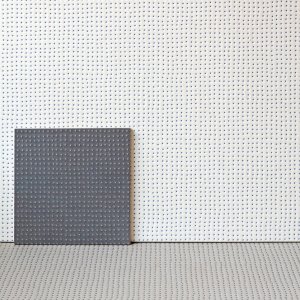Pico van Mutina, textuur Down Natural in Blanc met verdiepte stippen
