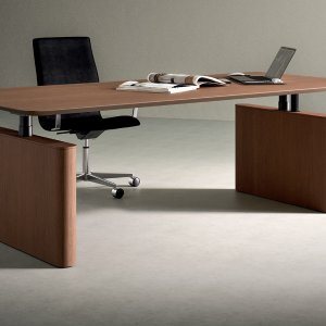 Modern bureau Otto van Martex met afgeronde hoeken