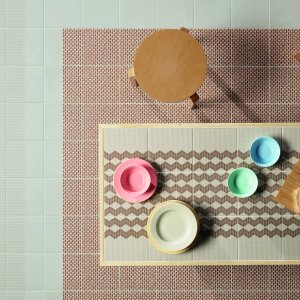 Patroon Zigzag Black van Tape Mutina op de zwarte basis