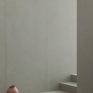 Treden en wand in Primavera Grigio porseleingres