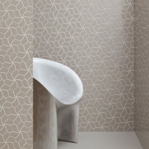 Botanica Grey Glossy met lichtreflecties