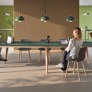 Trapeziumvormige Pigreco vergadertafel met flip-top