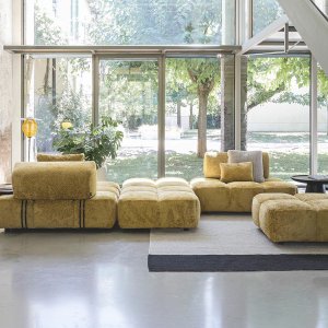 Zijaanzicht van Qubik met zithoogte 42 cm en rug tot 80 cm
