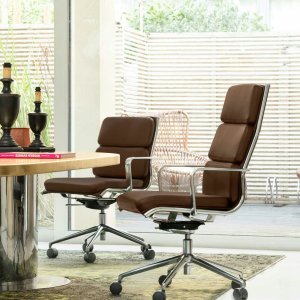 Directiestoelen: The Season Slim met horizontale stiksels op verchroomd frame