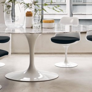 Ronde Saarinen-tafel met Arabescato-marmer en witte voet