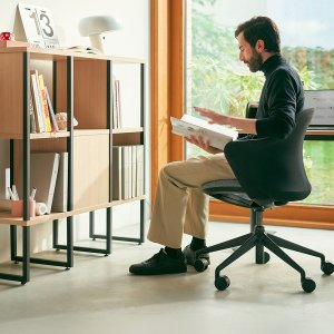 Hoogtehendel in basaltgrijs onder de zitting van de se:flair