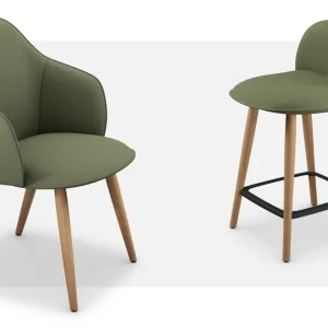 Gestoffeerde se:café soft chair op verchroomd sledeonderstel