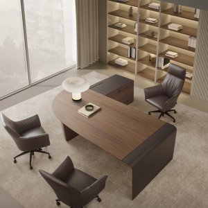 Directiekamer met Siena bureau en aanbouwmeubel