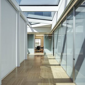 Enkel beglaasde W80 wand met glas in het buitenvlak