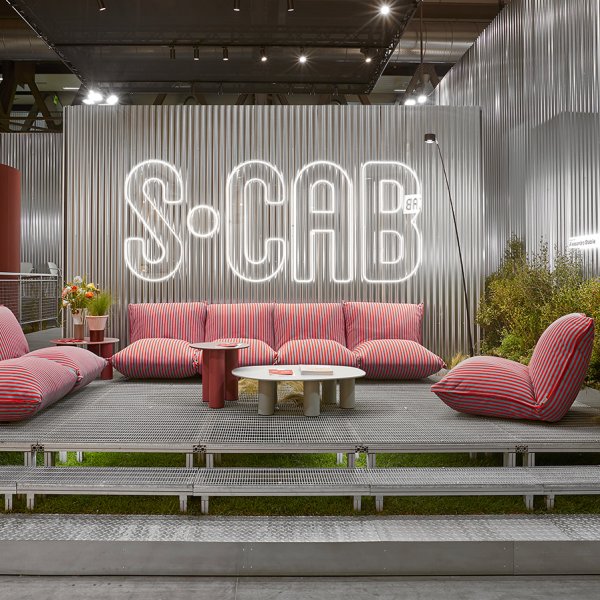 S•CAB stoelen en tafels voor kantoren en ontvangstruimtes