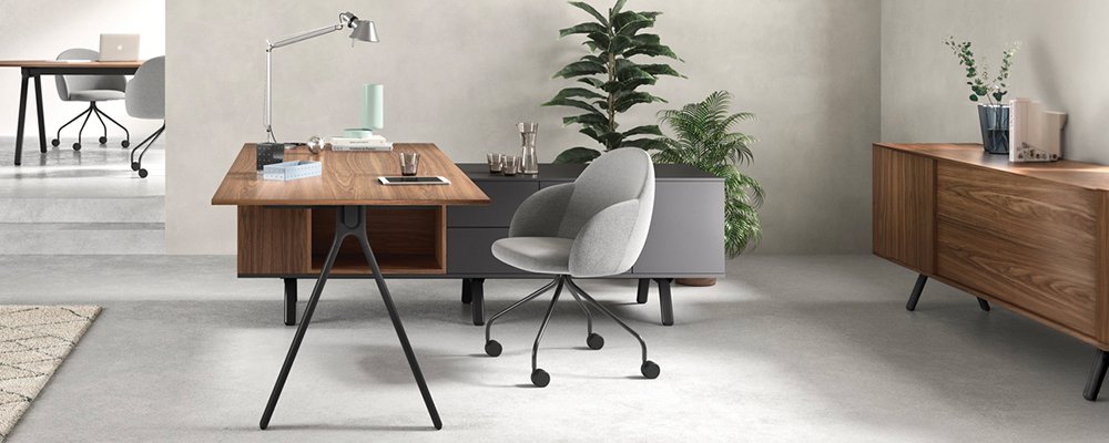 Bureau met aanbouwblad en dressoir