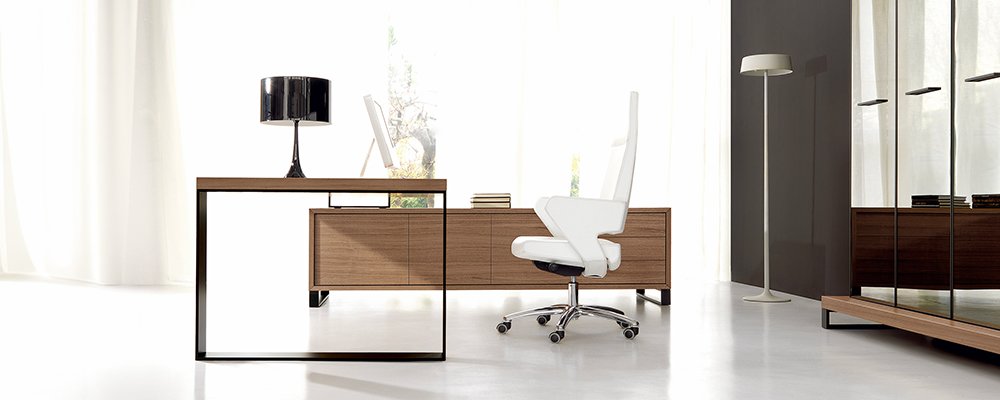 Bureau met aanbouwblad en dressoir