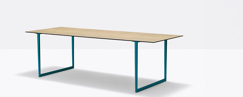Alleen vergadertafel
